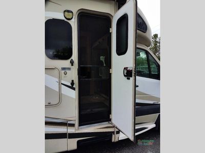 2015 Thor Motor Coach Citation — photo 25 view