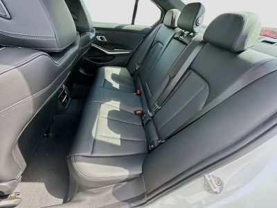 2026 BMW 3 Series — photo 17 view