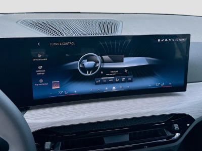 2026 BMW 3 Series — photo 12 view