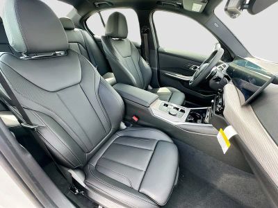 2026 BMW 3 Series — photo 20 view