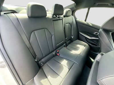 2026 BMW 3 Series — photo 19 view