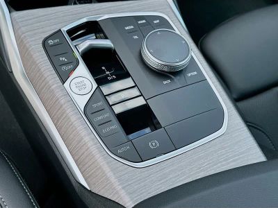 2026 BMW 3 Series — photo 13 view