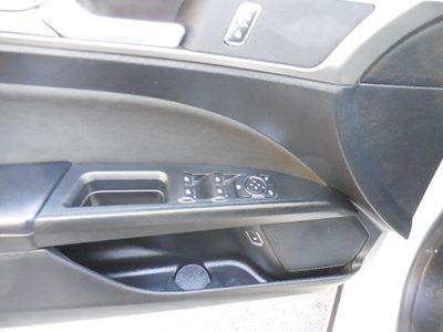 2019 Ford Fusion Hybrid - Photo 17