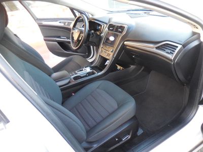 2019 Ford Fusion Hybrid - Photo 11