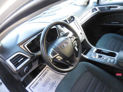 2019 Ford Fusion Hybrid - Photo 18
