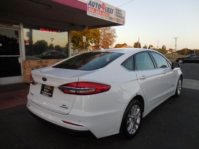 2019 Ford Fusion Hybrid - Photo 3