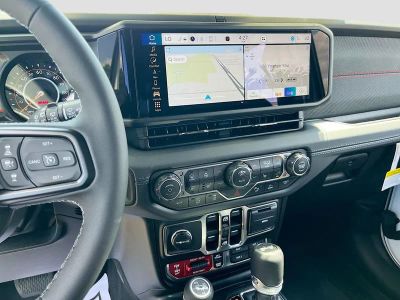 2026 Jeep Wrangler — photo 15 view
