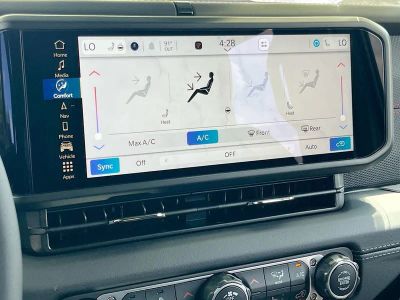 2026 Jeep Wrangler — photo 20 view