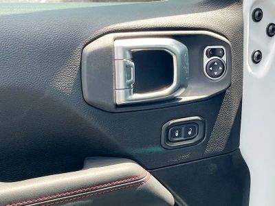 2026 Jeep Wrangler — photo 18 view