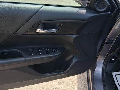2015 Honda Accord — photo 9 view