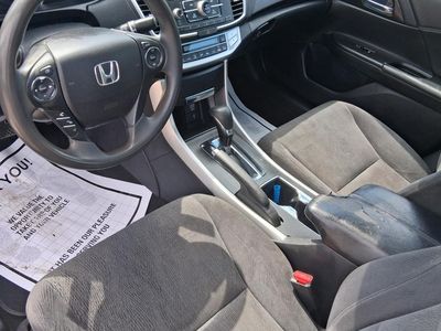 2015 Honda Accord — photo 10 view