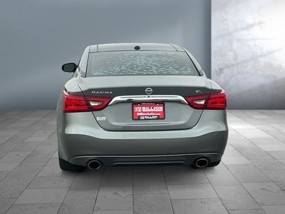 2016 Nissan Maxima — detail view