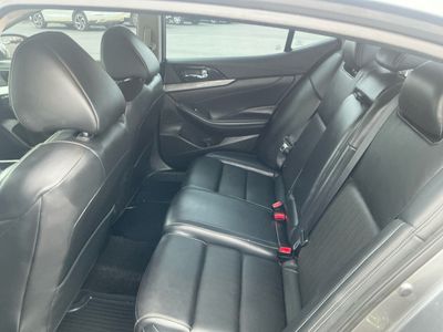 2016 Nissan Maxima — photo 16 view