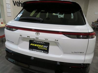2025 Toyota Crown Signia - Photo 9