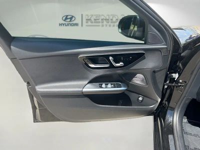 2025 Mercedes-Benz C-Class — photo 17 view