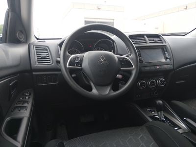 2025 Mitsubishi Outlander Sport — photo 17 view