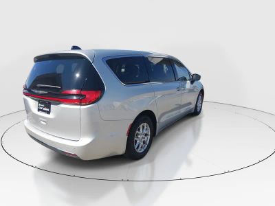 2023 Chrysler Pacifica - Photo 7