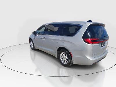 2023 Chrysler Pacifica - Photo 5