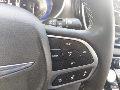 2023 Chrysler Pacifica - Photo 12