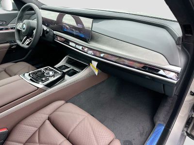 2026 BMW 7 Series — photo 24 view