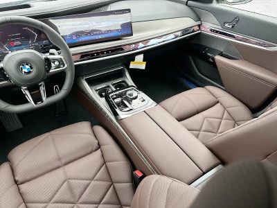 2026 BMW 7 Series — photo 18 view