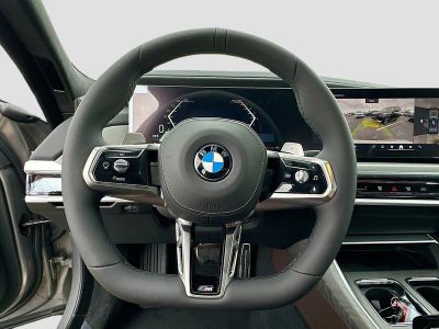 2026 BMW 7 Series — photo 8 view