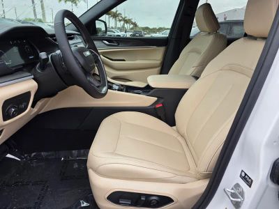 2026 Jeep Grand Cherokee — photo 12 view