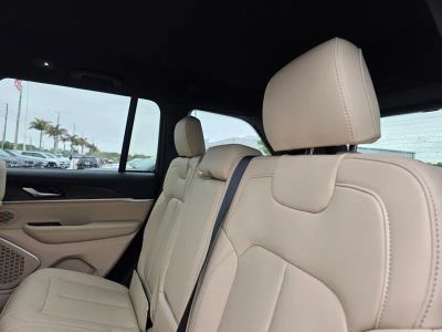 2026 Jeep Grand Cherokee — photo 7 view