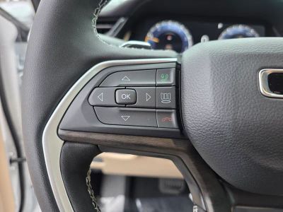 2026 Jeep Grand Cherokee — photo 17 view