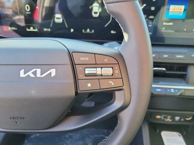 2025 Kia K4 — photo 12 view