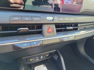2025 Kia K4 — photo 17 view