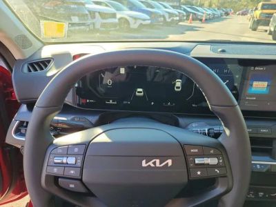 2025 Kia K4 — photo 13 view
