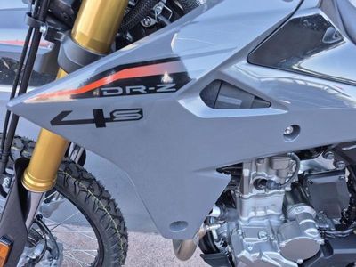2025 Suzuki DR-Z4S — photo 10 view