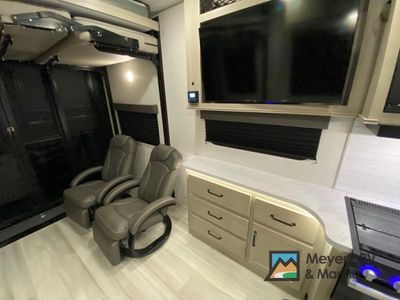 2026 Grand Design Momentum G-Class - Photo 8