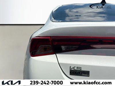 2023 Kia K5 — photo 10 view