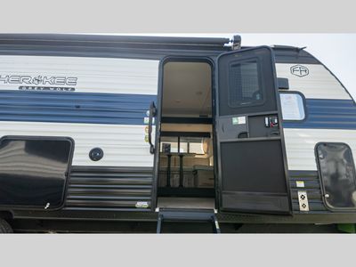 2025 Forest River Cherokee Grey Wolf - Photo 10