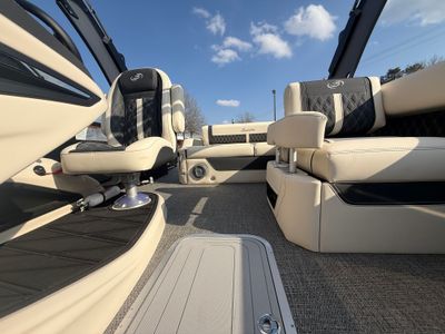 2026 Barletta Lusso L25UA — interior view