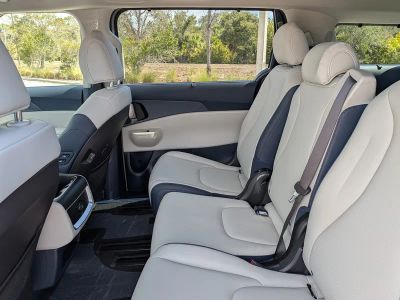2026 Kia Carnival — photo 16 view