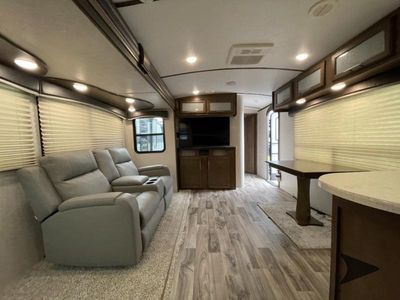 2019 Keystone RV Cougar Half-Ton Series - Photo 4
