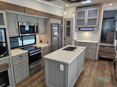 2026 Alliance RV Avenue — photo 10 view