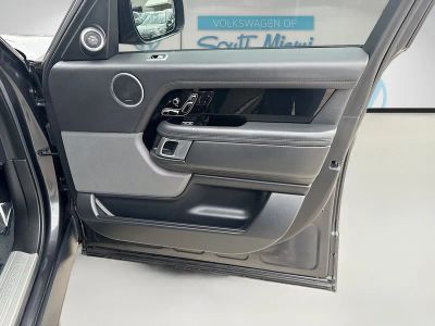 2019 Land Rover Range Rover — photo 34 view