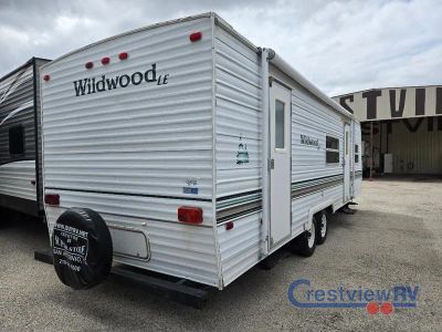 2002 Forest River RV Wildwood - Photo 3
