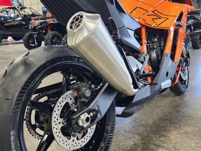 2026 KTM 990 RC R - Photo 10