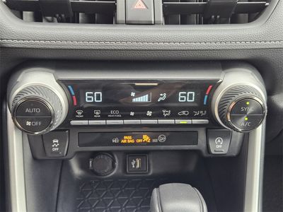 2024 Toyota RAV4 - Photo 13