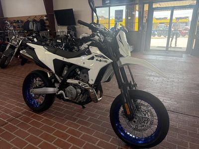 2025 Suzuki DR-Z4SM - Photo 1
