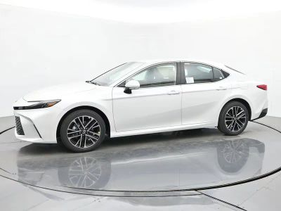2026 Toyota Camry - Photo 2