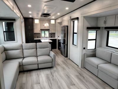 2025 Keystone Alpine Avalanche Edition - Photo 10