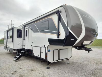 2025 Keystone Alpine Avalanche Edition - Photo 1