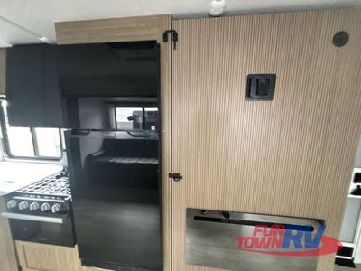 2025 Forest River RV Salem - Photo 5