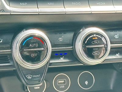 2023 Genesis G70 — photo 21 view